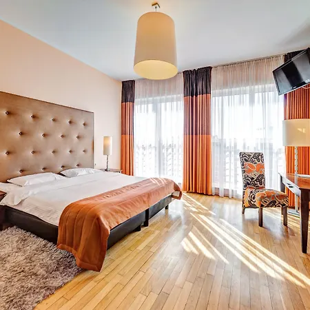 Don Prestige Lägenhetshotell Poznań